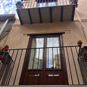 Appartamento La Casa Accanto, Castelbuono (Sicily)